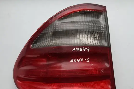 Mercedes-Benz E W210 Rear/tail lights A2108205364 34710 324001