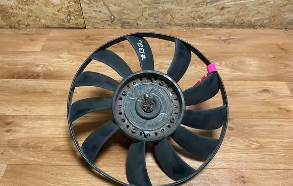 Volkswagen PASSAT B5 Viscous fan clutch 058121350