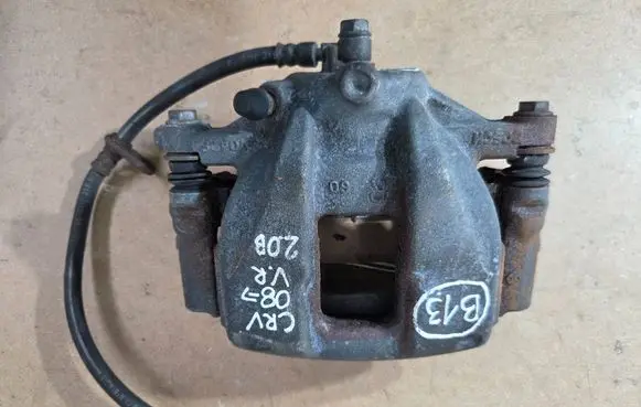 Honda CR-V Front brake caliper Y04264