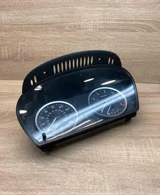 BMW 5 E60 E61 Speedometer (instrument cluster) 6945626 110080213 1591