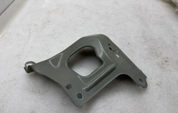 Tesla Model Y Fender mounting bracket 148749100A