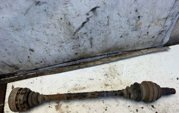 BMW X1 E84 Rear driveshaft 7591596