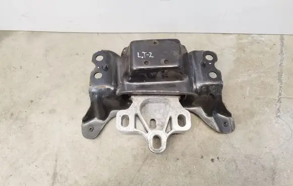 Audi A3 S3 8V Engine mount bracket 5Q0199555AD