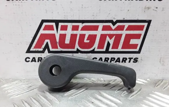 Hyundai Kona I Engine bonnet (hood) release handle 811812B900