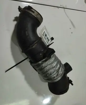 Mazda 323 Air intake hose/pipe 