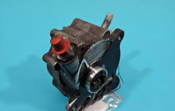 Volkswagen Golf V Vacuum pump 03G145209 IMPRK1424057
