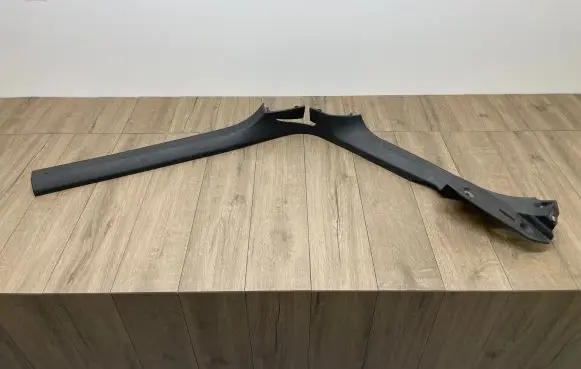 Volkswagen PASSAT B6 Front sill trim cover 3C0853370