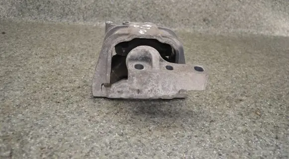 Volkswagen Golf V Engine mount bracket 1K0199262