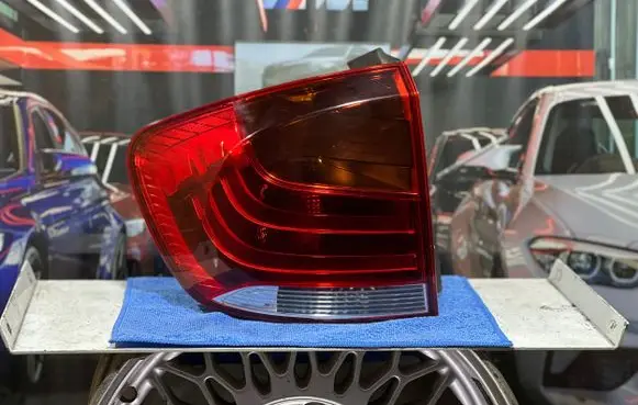 BMW X1 E84 Rear/tail lights 2990109