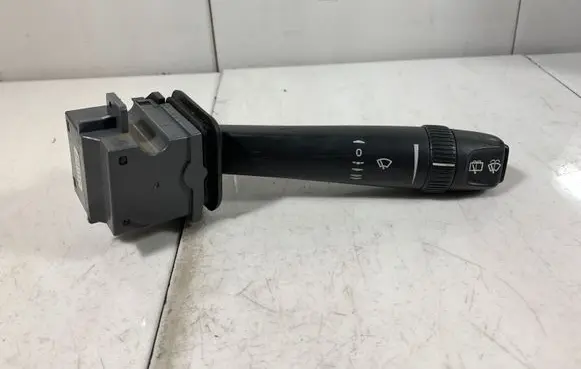Volvo XC70 Wiper control stalk 8691545