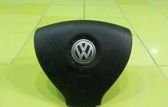 Volkswagen Scirocco Steering wheel airbag 1K0880201BT