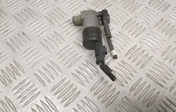 Nissan Qashqai Windscreen/windshield washer pump 9641553880