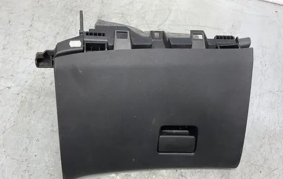 Opel Astra J Glove box