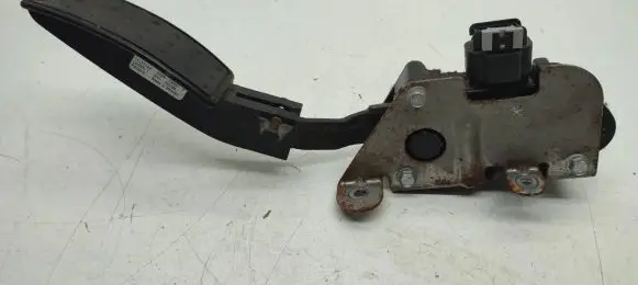 Cadillac CTS Accelerator throttle pedal 022M-E4051