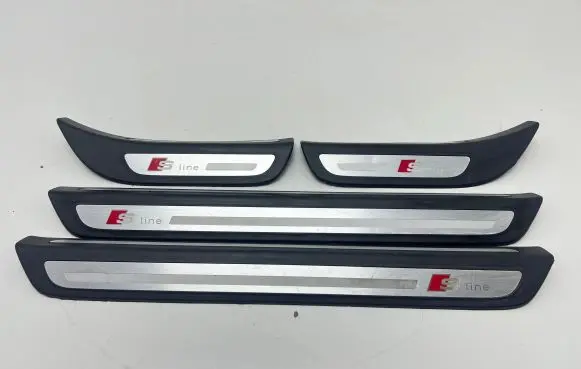 Audi Q5 SQ5 Front sill trim cover 8R0853373C 8R0853373