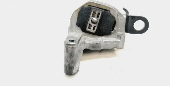 Volvo XC90 Engine mount bracket 326C88