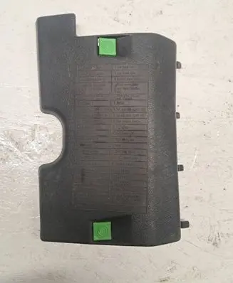 Volkswagen Golf III Fuse box cover 5177779 HI857917