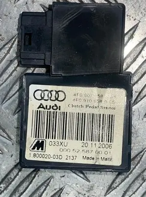 Clutch pedal sensor