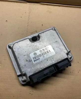 Volkswagen PASSAT B5 Engine control unit/module 038906018P 28SA3504 0281001720