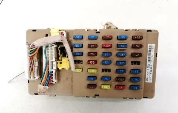 Subaru Legacy Fuse box set 82201AG010 506396