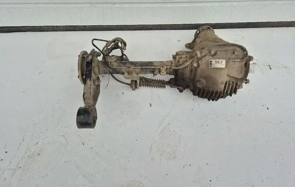 Mitsubishi L200 Front differential 053