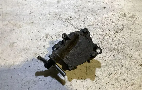 Mitsubishi Outlander Vacuum pump