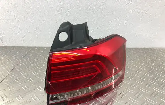 Volkswagen PASSAT B8 Rear/tail lights 3G9945312