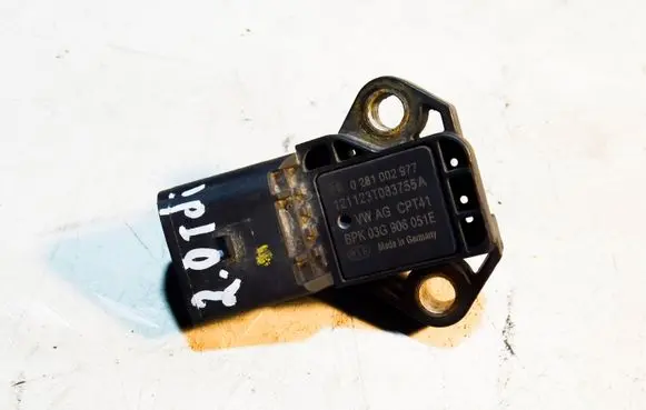 Volkswagen PASSAT B7 Air pressure sensor 0281002977