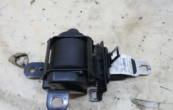 KIA Sportage Middle seatbelt (rear) 89850-3U200