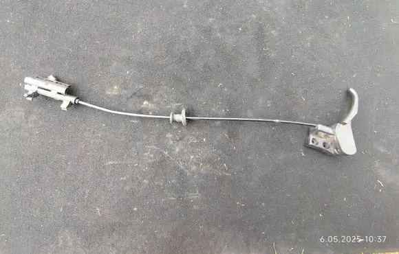 Volkswagen PASSAT B5.5 Engine bonnet (hood) release handle 3B1823535D 3B1823533 3B1823535