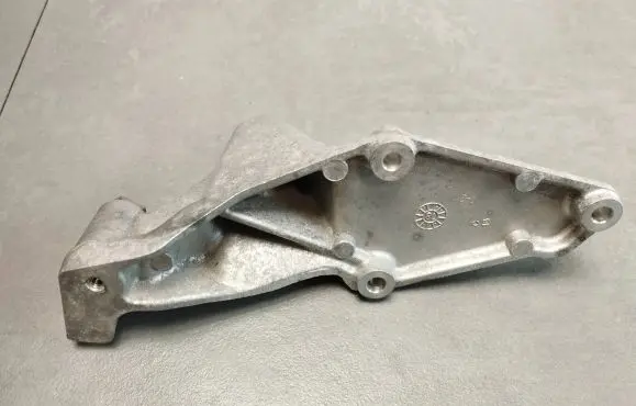 Ford Mondeo MK V Engine mounting bracket HG9Q9P484AC