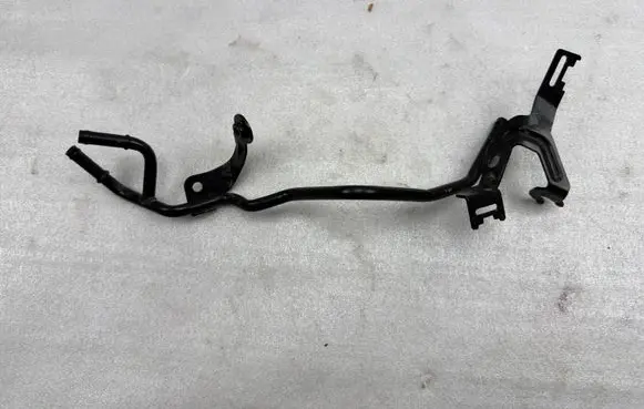 Audi A3 S3 8V Engine coolant pipe/hose 04L121070AB