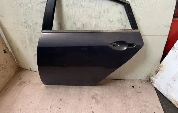 Mazda 6 Rear door