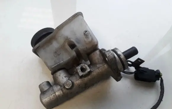 Mazda Xedos 6 Master brake cylinder