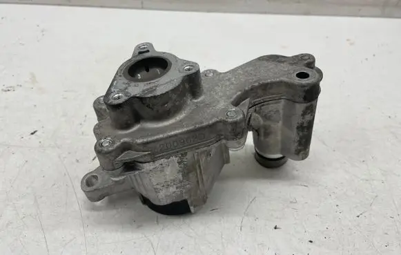 Ford Focus Water pump L1BG8501