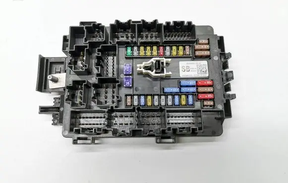 Tesla Model S Fuse module 1034409-00-b