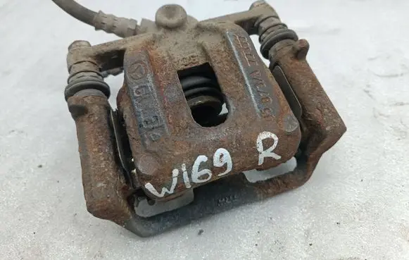 Mercedes-Benz A W169 Rear brake caliper 873A 305B