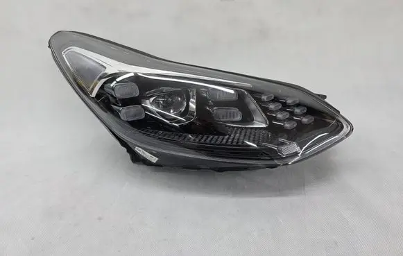 KIA Sportage Headlight/headlamp 92102F1500