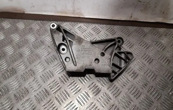 Audi A3 S3 8V Engine mounting bracket 06J199207P