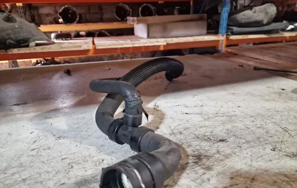 Volvo XC60 Engine coolant pipe/hose S4000238