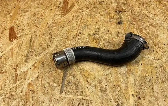 Intercooler hose/pipe