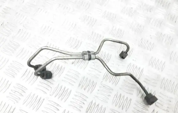 Volvo XC60 Fuel injector supply line/pipe 