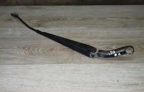 Volvo S80 Windshield/front glass wiper blade 09154517