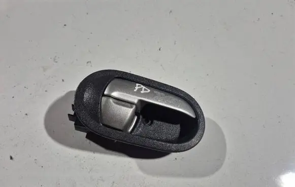 Mitsubishi Colt Front door interior handle 