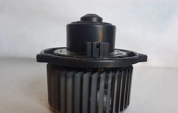 Mitsubishi Pajero Heater fan/blower 194000