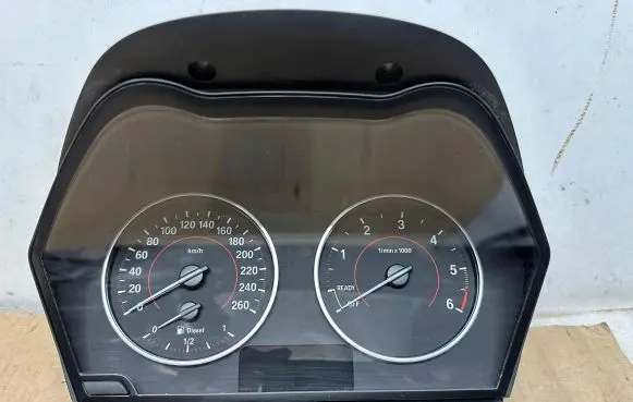 BMW 1 F20 F21 Speedometer (instrument cluster) 9325634