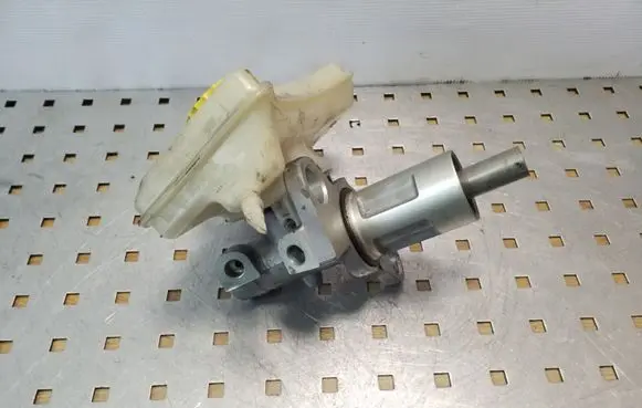 Audi A4 S4 B7 8E 8H Master brake cylinder 8E0611301G
