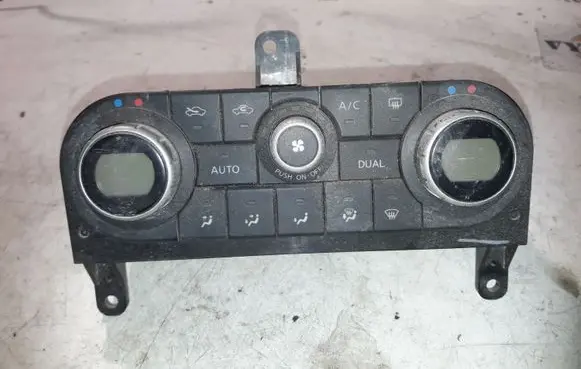 Nissan Qashqai Climate control unit A02000A7707000