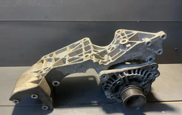 Volkswagen Golf IV Generator/alternator 028903028D