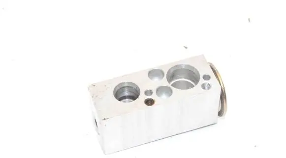 Mini Cooper Countryman R60 Air conditioning (A/C) expansion valve 6845415